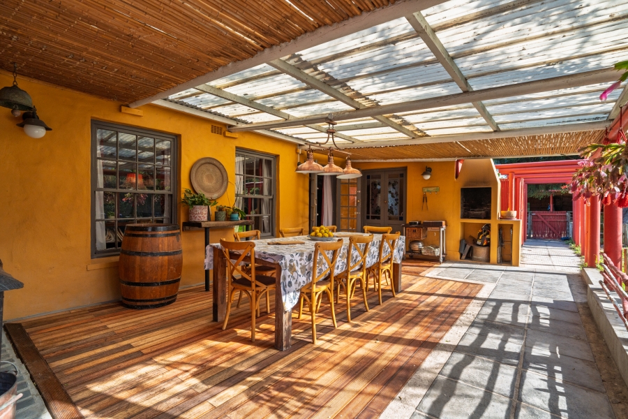 4 Bedroom Property for Sale in Meadowsteads Western Cape